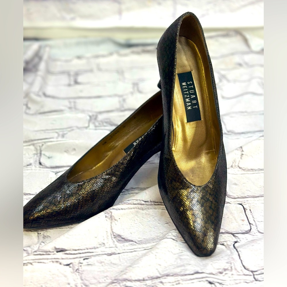 Stuart Weitzman Metallic Snake-Print Leather Pumps – Size 8B